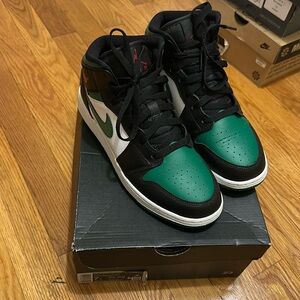 Air Jordan 1 Mid